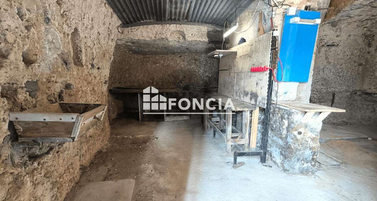 Maison d'architecte et dépendances troglodytes - photo 16