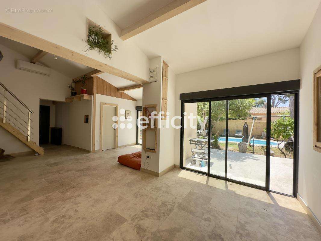 Maison 121 m² à Martigues  - photo 4
