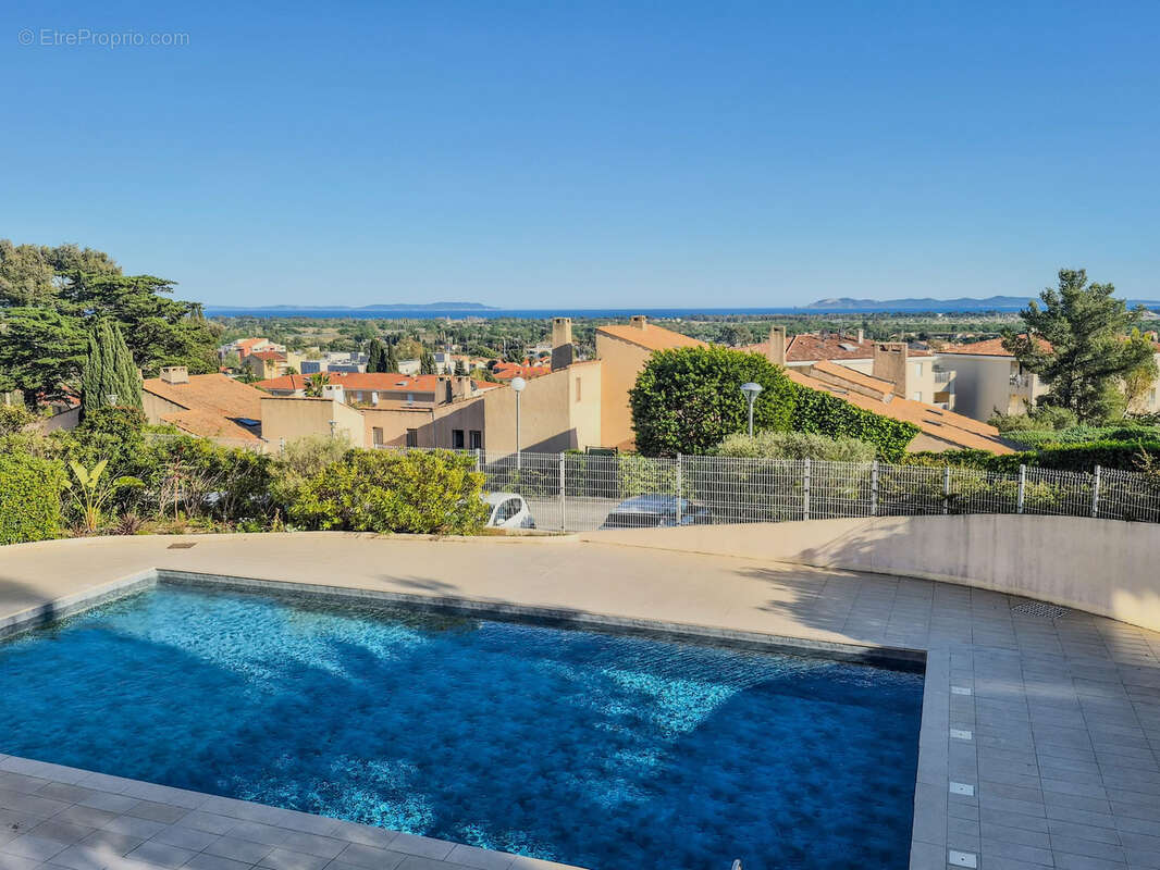 Appartement T3 avec vues dégagées et aperçu mer - Hyères - photo 9