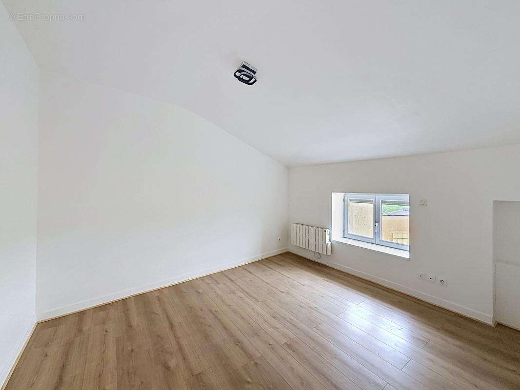 Appartement à SAINT-SYMPHORIEN-D'OZON