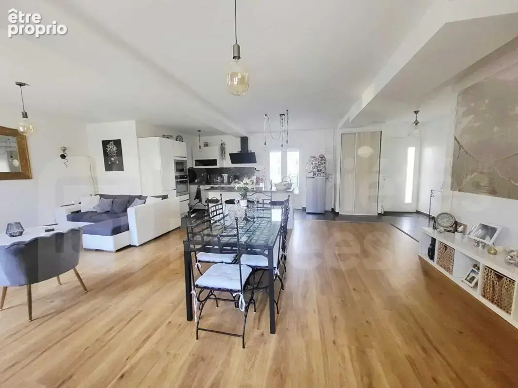 Coup de coeur pour cette maison rénovée, 3 chambres, jardin et stationnement - photo 5
