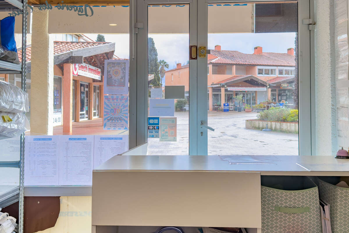 Commerce à LA LONDE-LES-MAURES