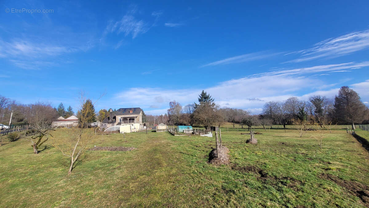 Maison à SAINT-YBARD