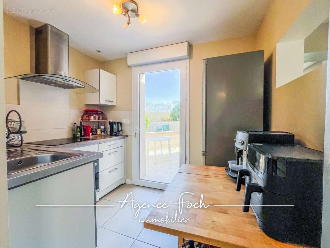 Maison à VILLECOMTAL-SUR-ARROS