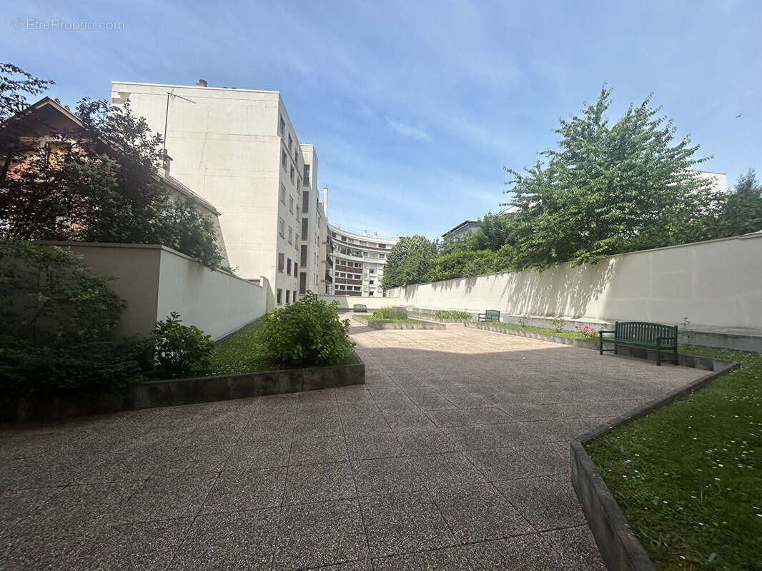 Appartement à BOURG-LA-REINE