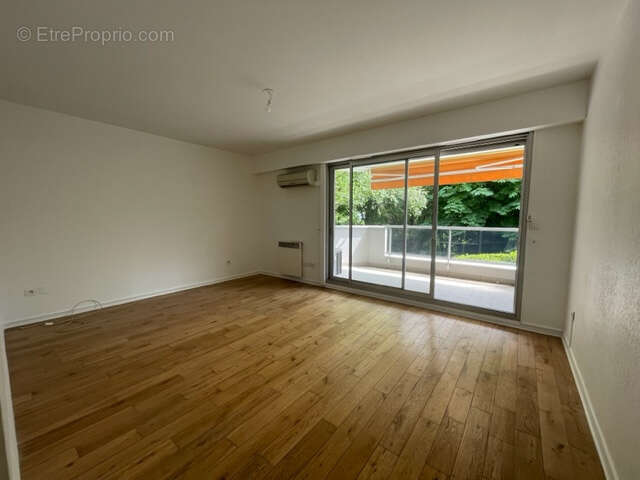 Appartement 2 pieces en bon etat - a vendre - residence avec services - photo 2