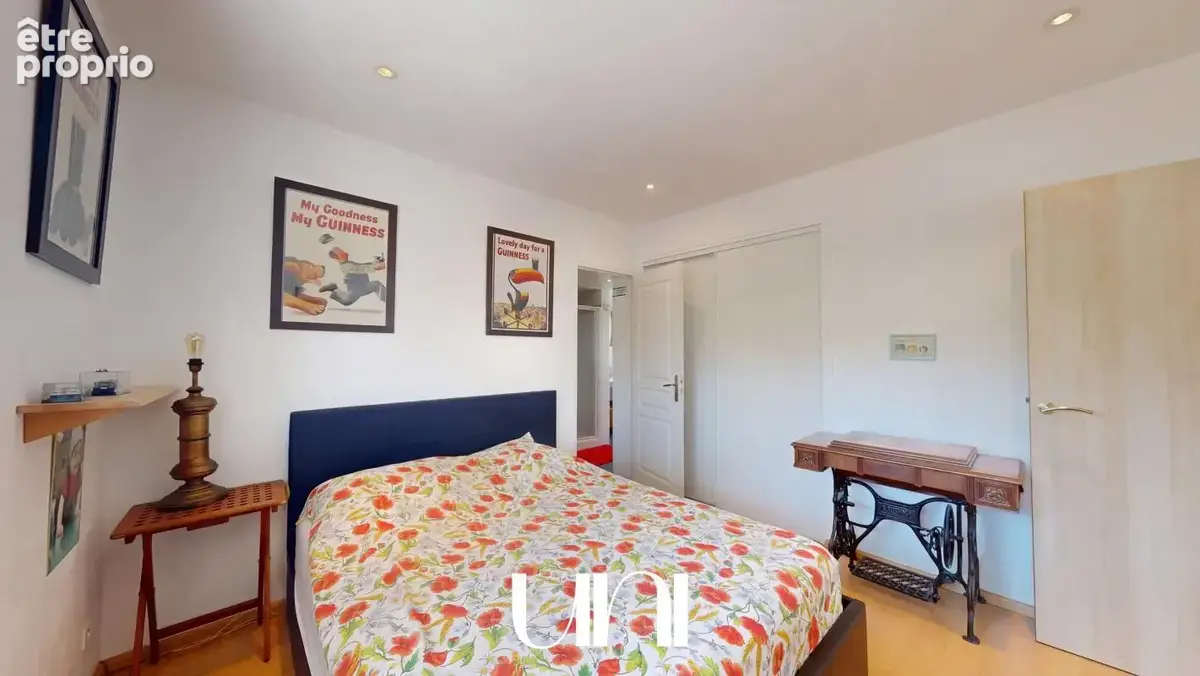 Maison 8 pièces de 170 m2- DONVILLE LES BAINS - photo 17