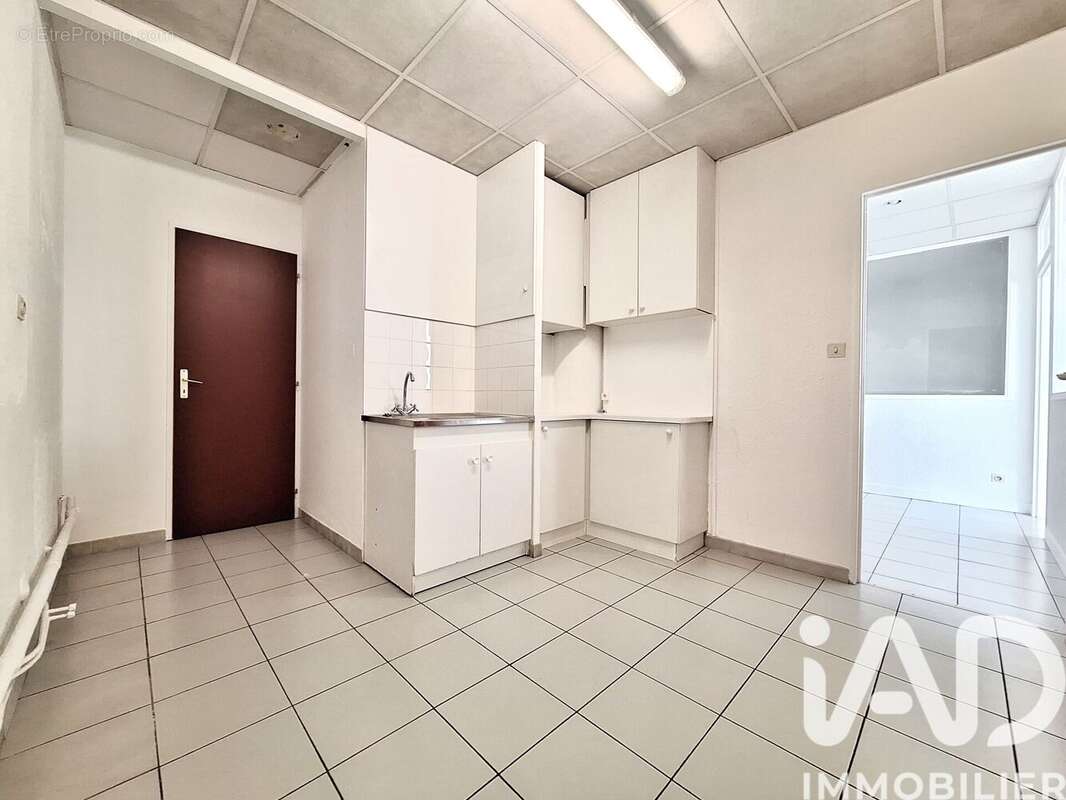 Commerce 68 m² à Nimes  - photo 5