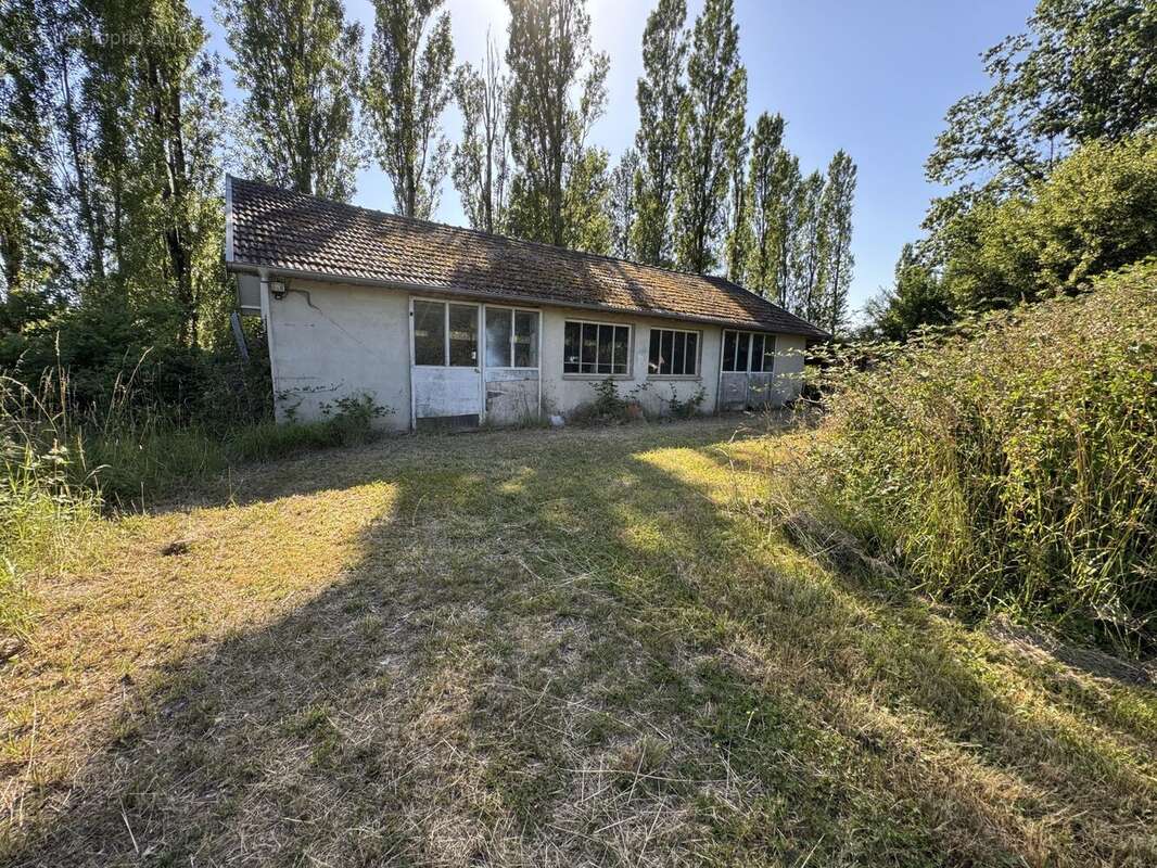 Maison à LE DESCHAUX