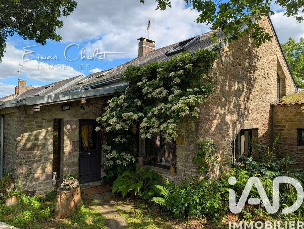 Photo 2 - Maison à CORDEMAIS