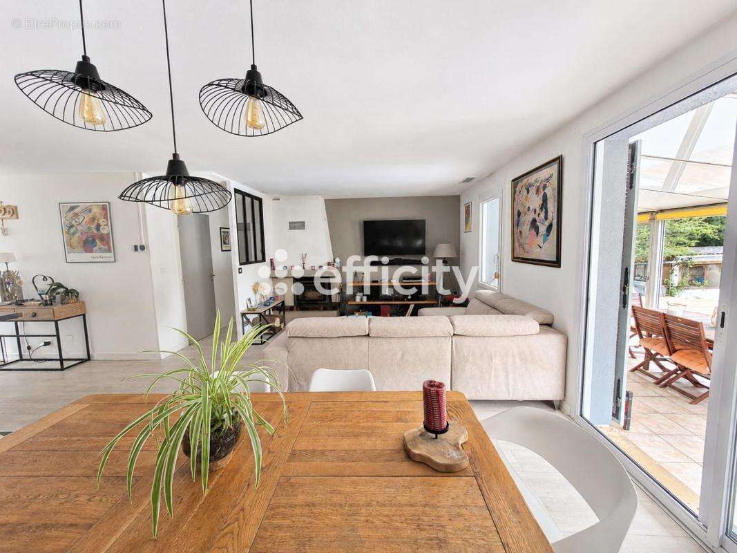 Maison 180 m² à Basse-Goulaine  - photo 4