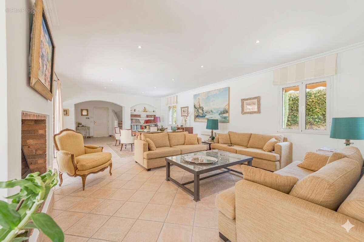 Magnifique vue sur le golf villa 7 pieces avec piscine et double garage - photo 5