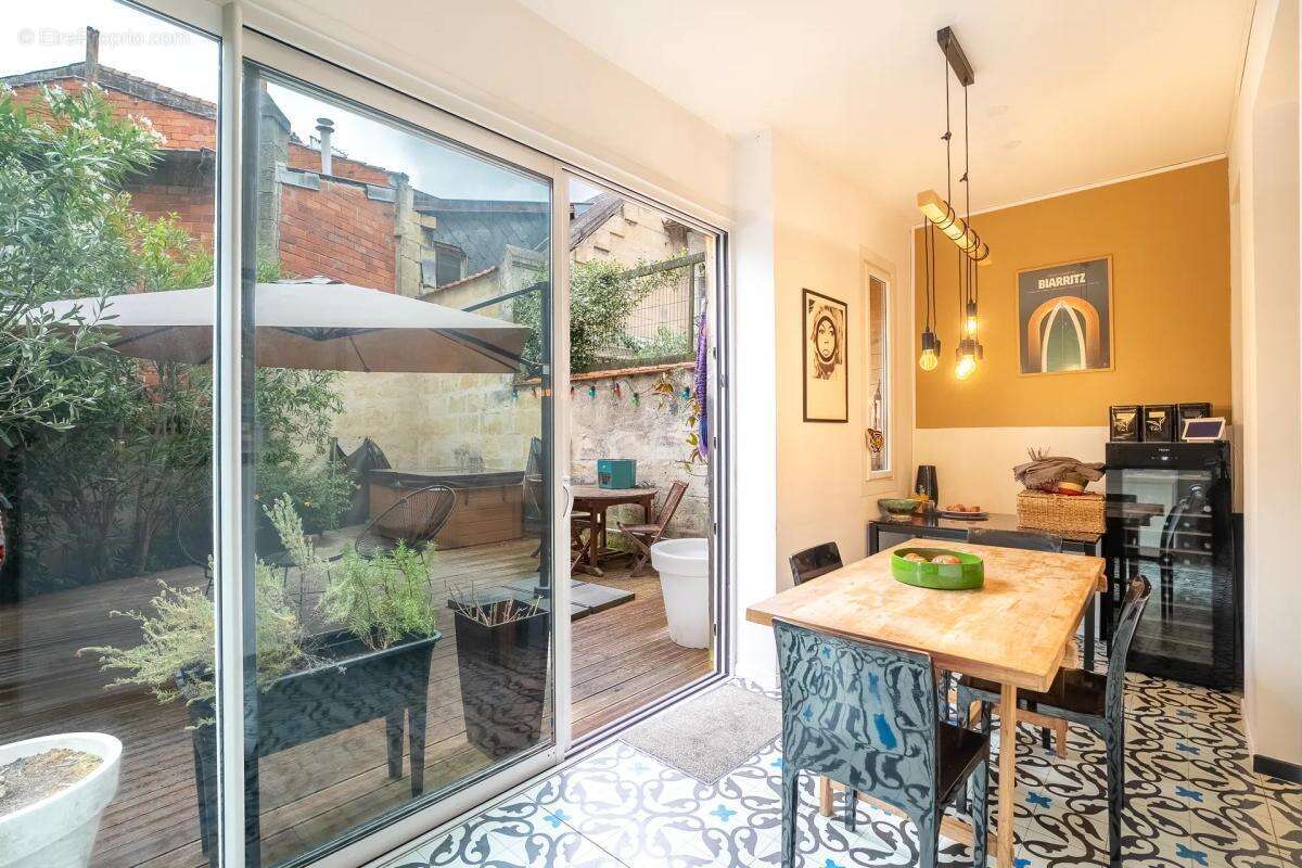Appartement à BORDEAUX