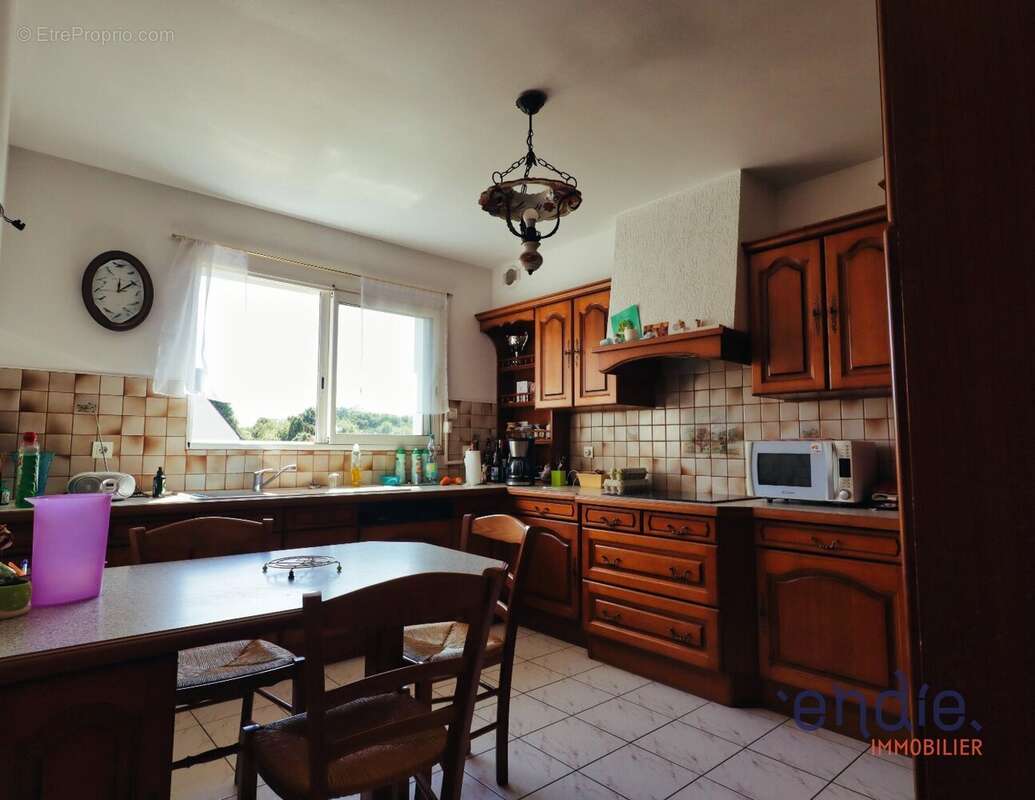 Maison familiale avec sous-sol complet  Proche du centre de Bubry - photo 5