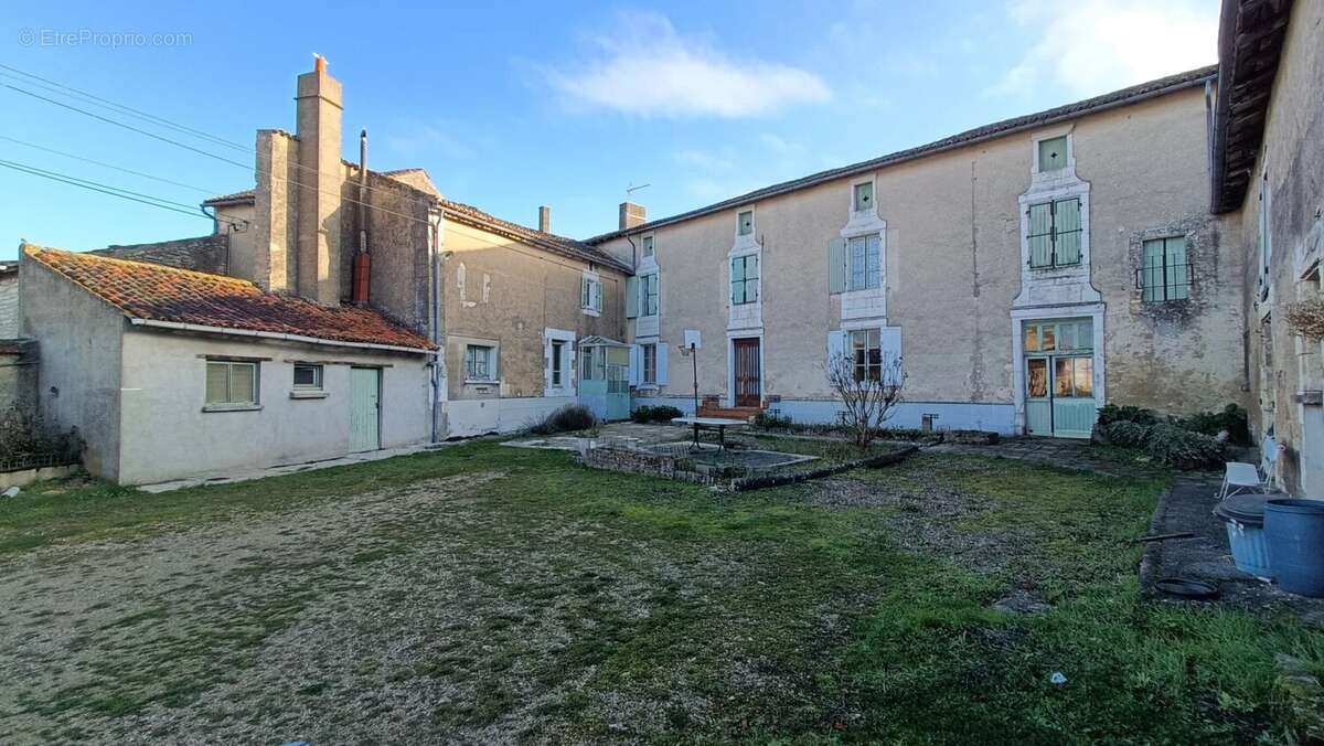 Maison ancienne neuville de poitou - photo 15