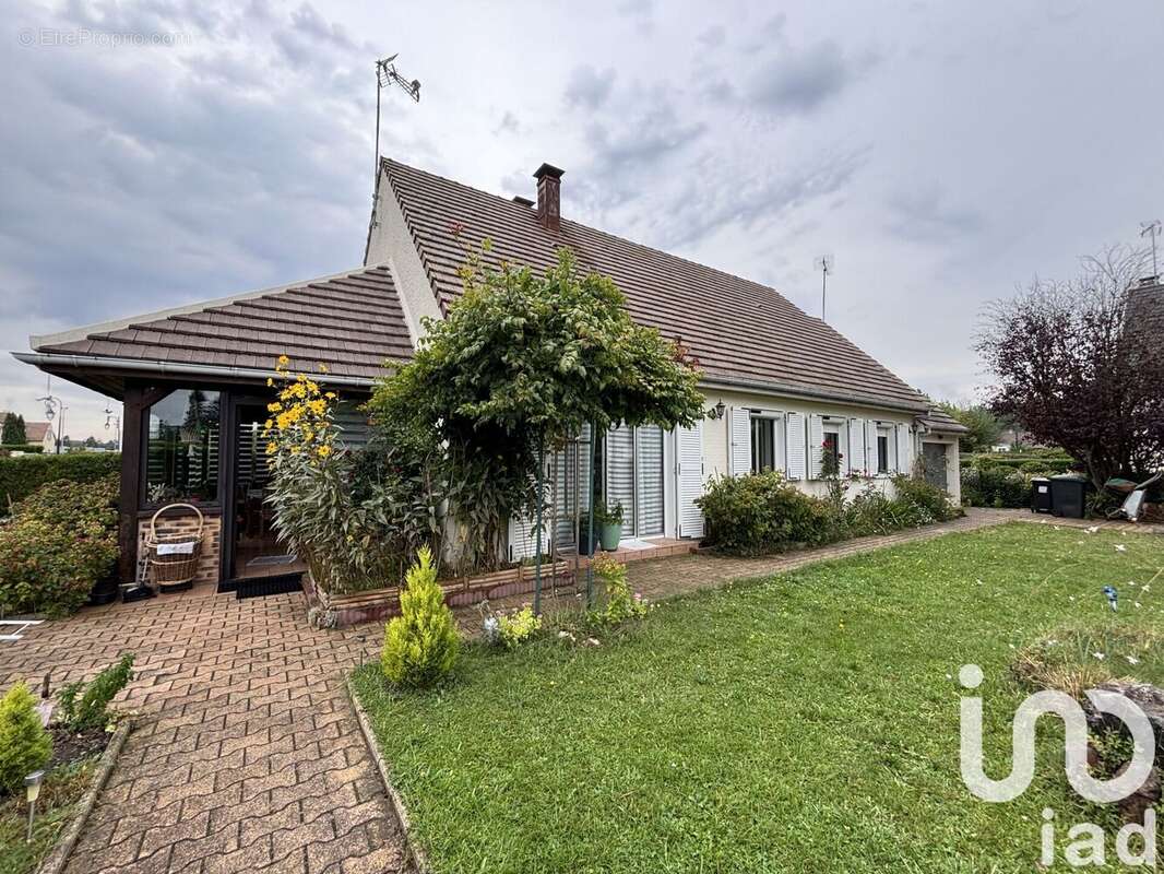 Photo 2 - Maison à LAMORLAYE