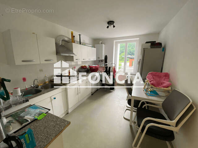 Appartement à LE CHAMBON-FEUGEROLLES