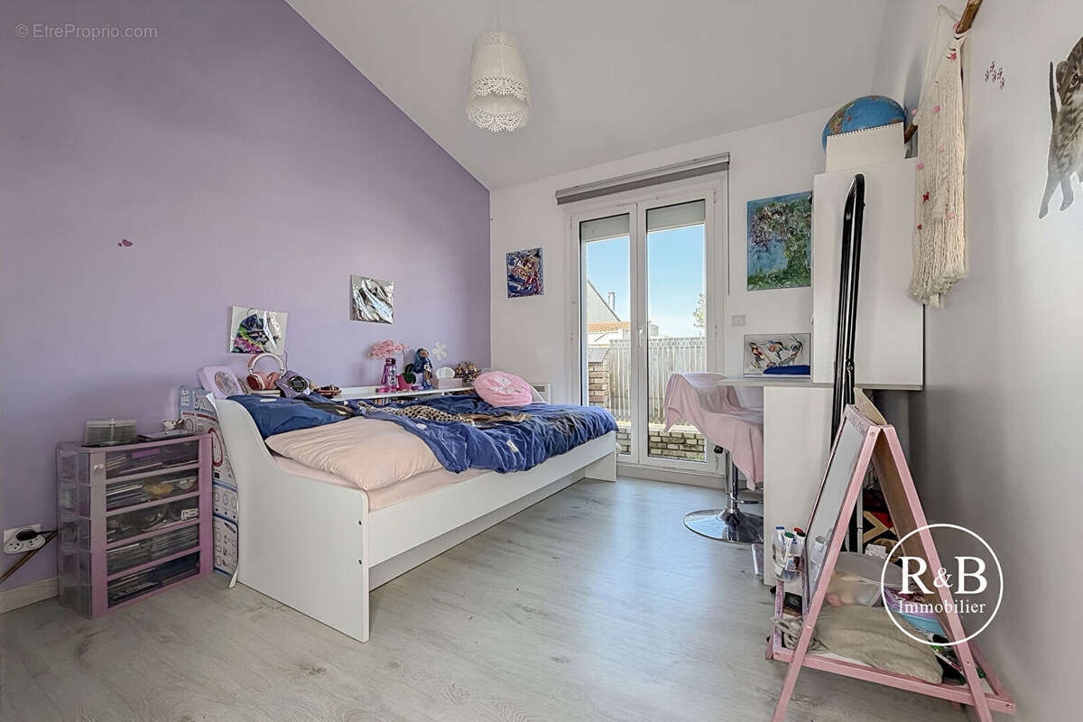 Maison à LES CLAYES-SOUS-BOIS