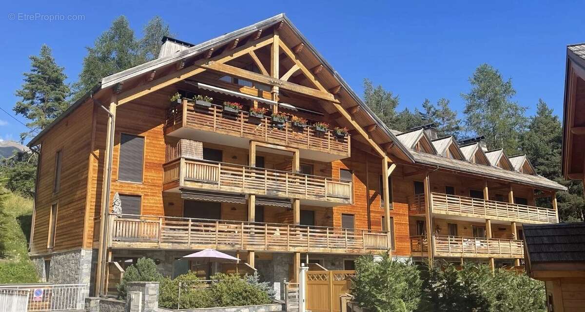 Appartement à SAINT-ETIENNE-DE-TINEE