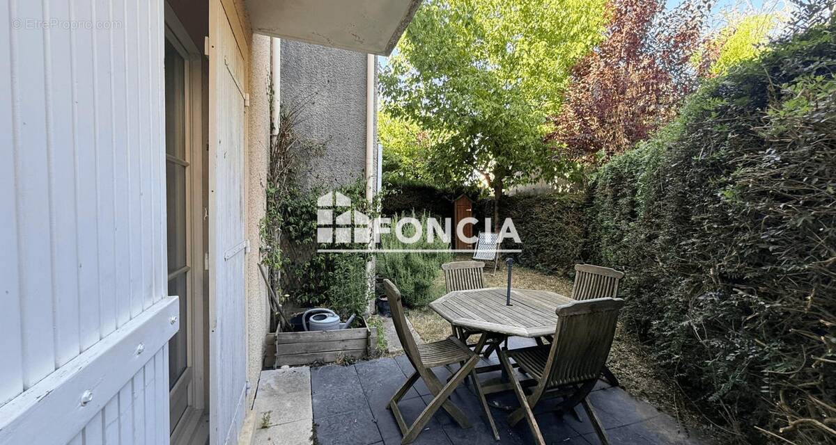 Appartement à LES ESSARTS-LE-ROI