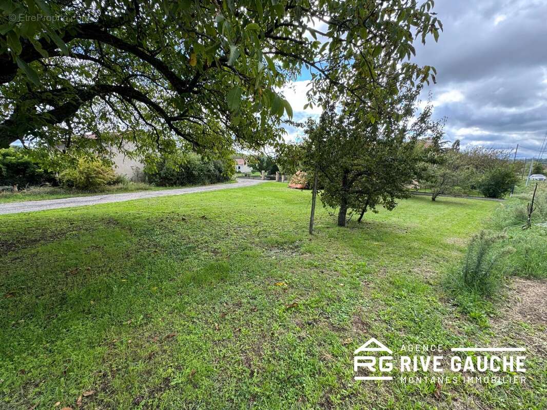 Terrain à SAINT-UZE