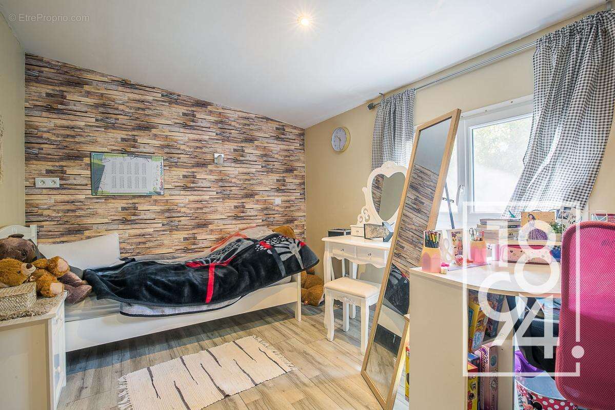 Maison à PEYROLLES-EN-PROVENCE