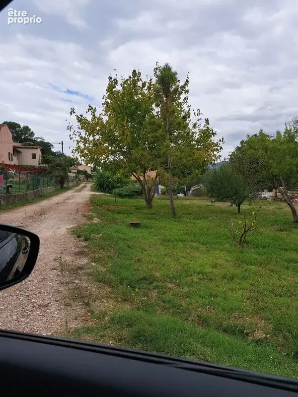 Terrain à bâtir de 1000 m² à LA ROQUETTE-SUR-SIAGNE (06) - photo 2
