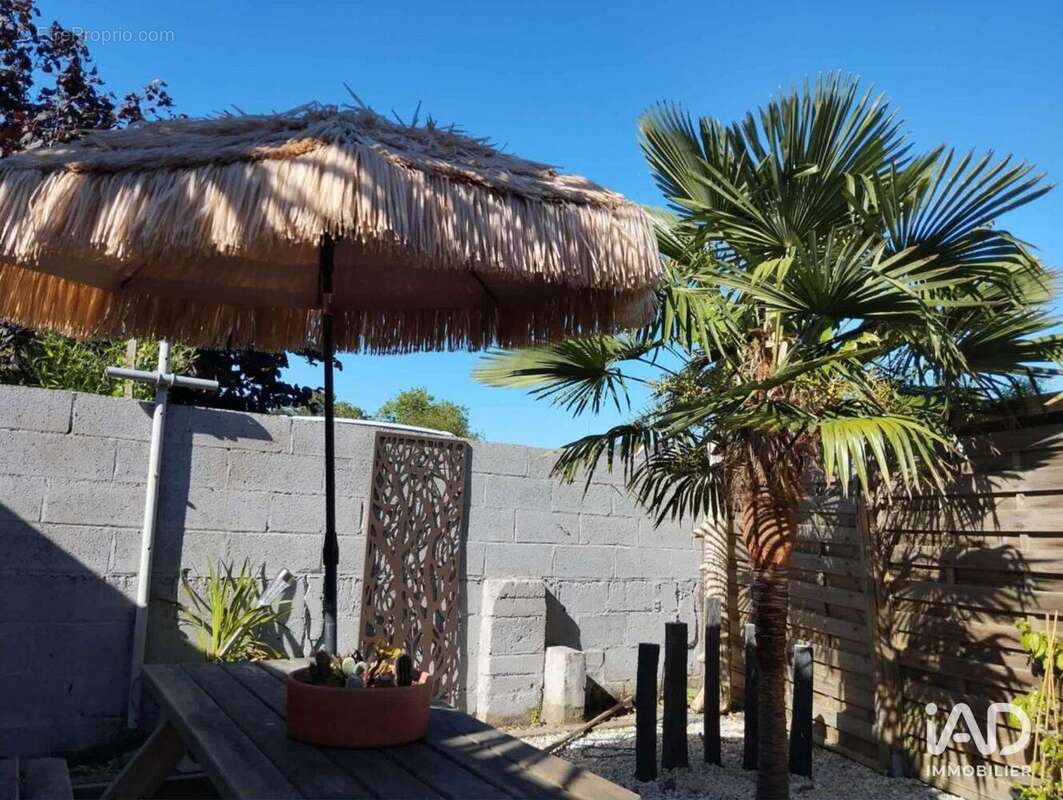 Photo 8 - Commerce à CAVAN