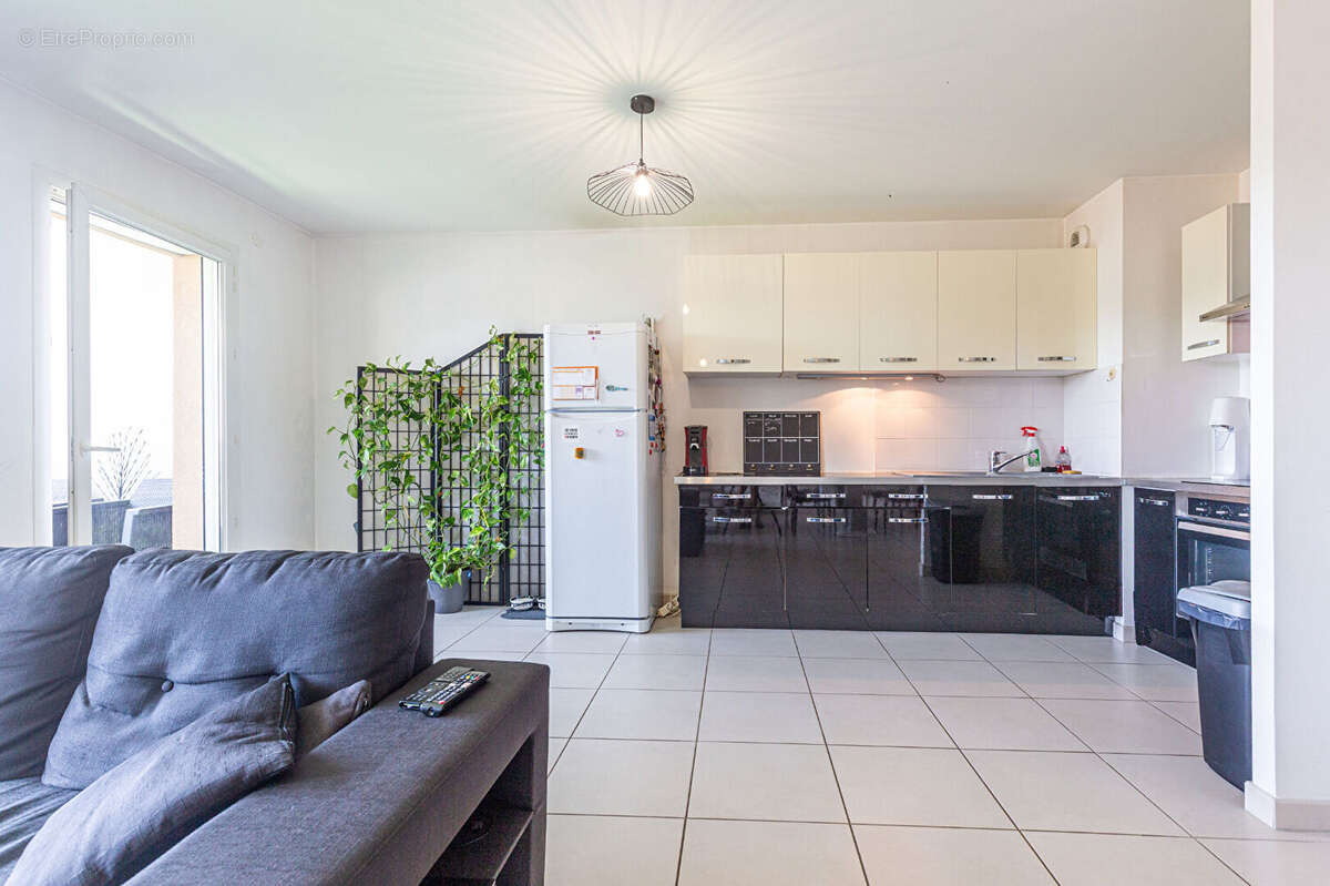 Agence immobiliere laforet - "cosmos" - exclusivite - annecy / seynod centre - appartement t3 de  68,27m² - dernier etage - terr - photo 5