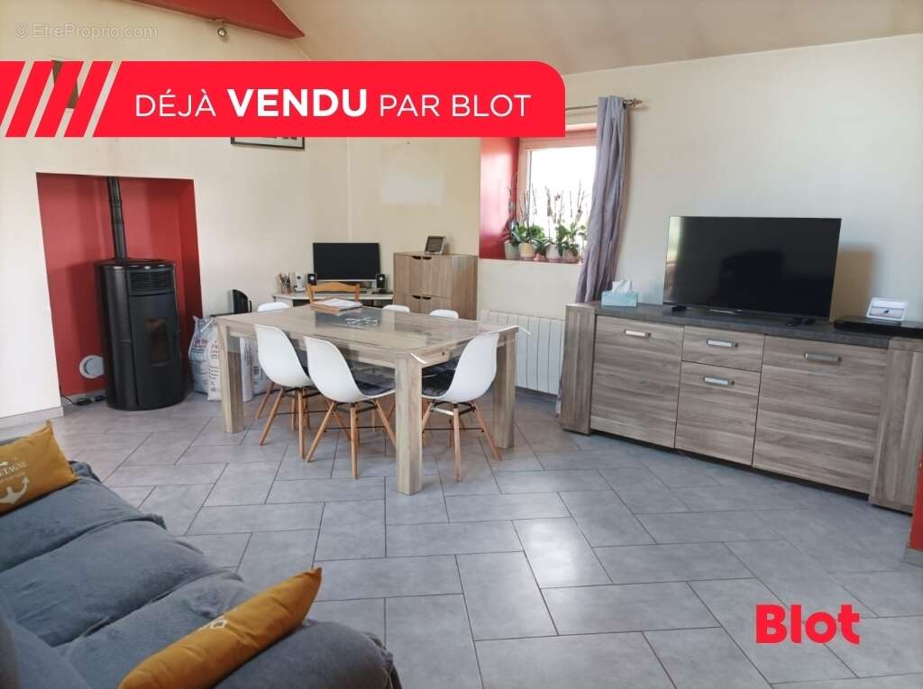 Maison à MONTREUIL-DES-LANDES