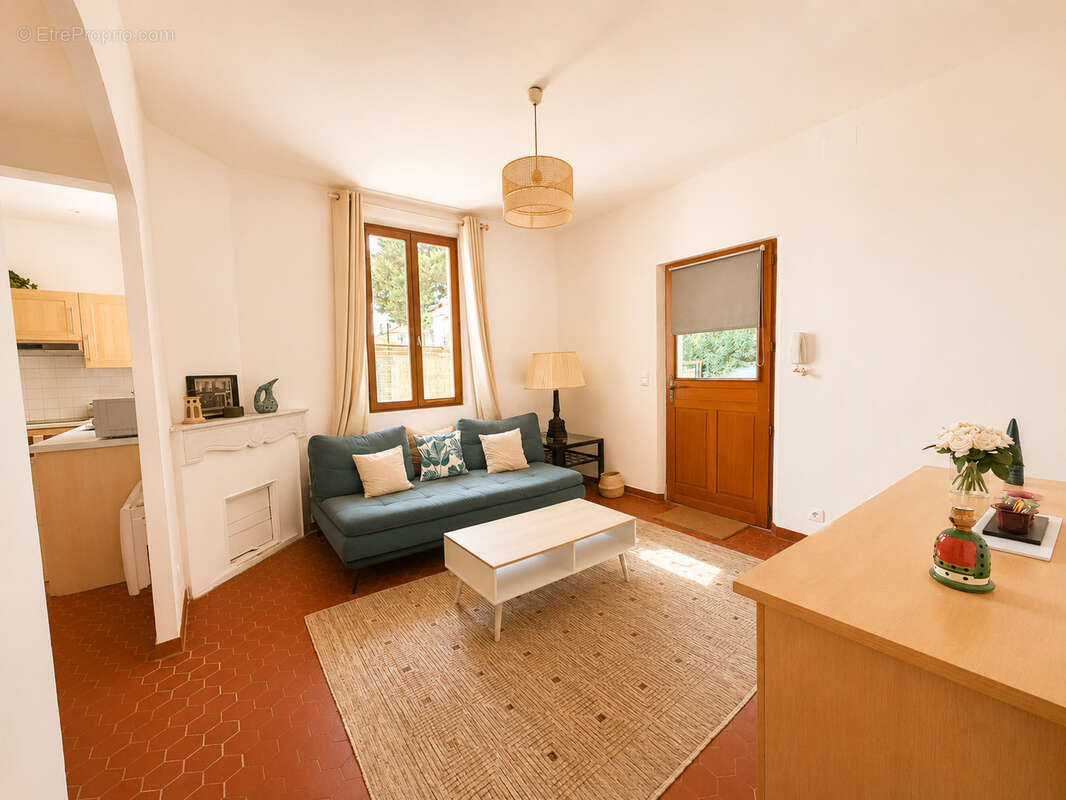 Maison divisée en deux appartements   Centre-ville de Vence - photo 7