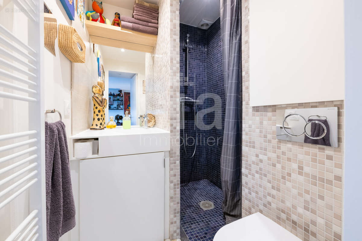 Studio refait a neuf 75011 - photo 6