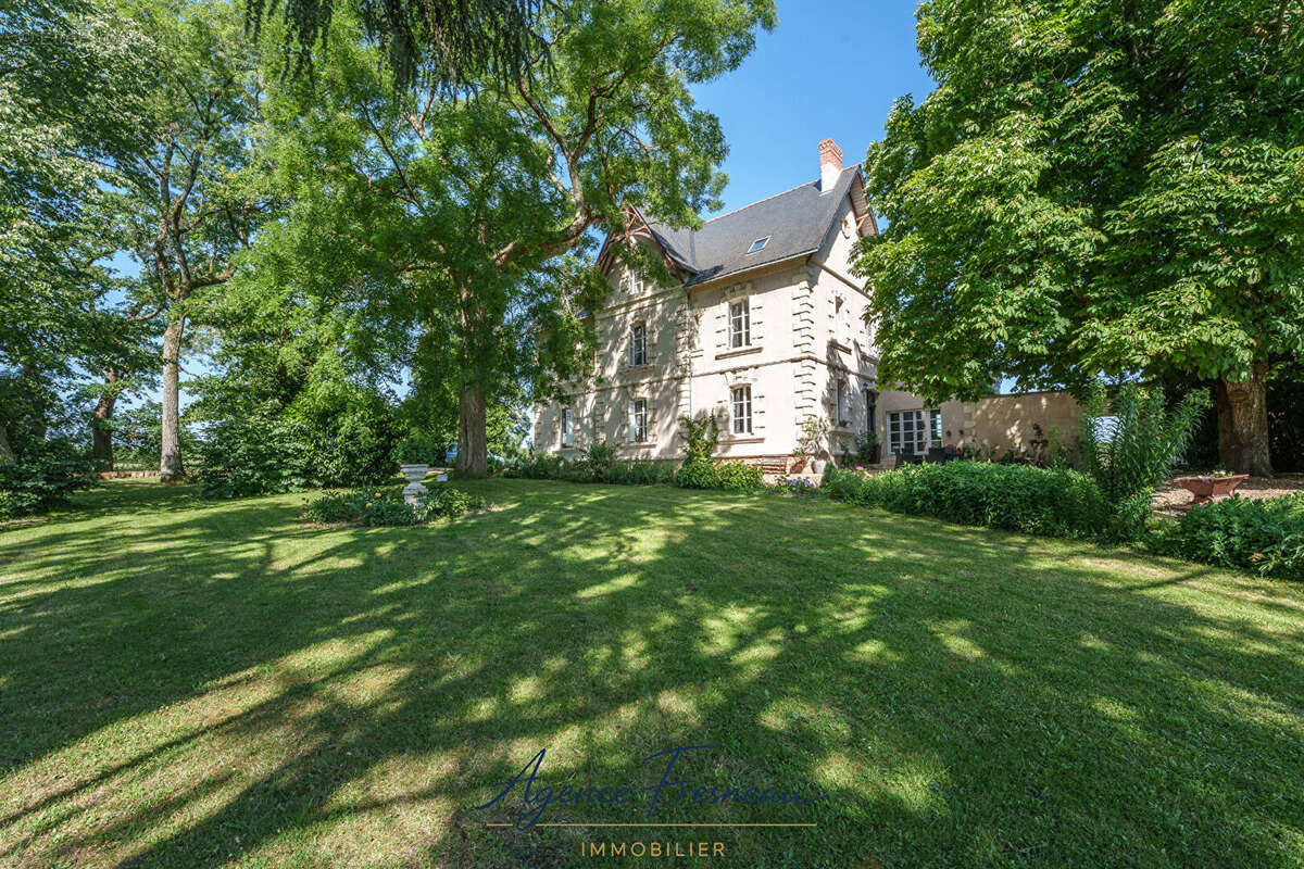 Manoir  - 7 chambres - 350 m2 - Vue panoramique sur la Loire - photo 2