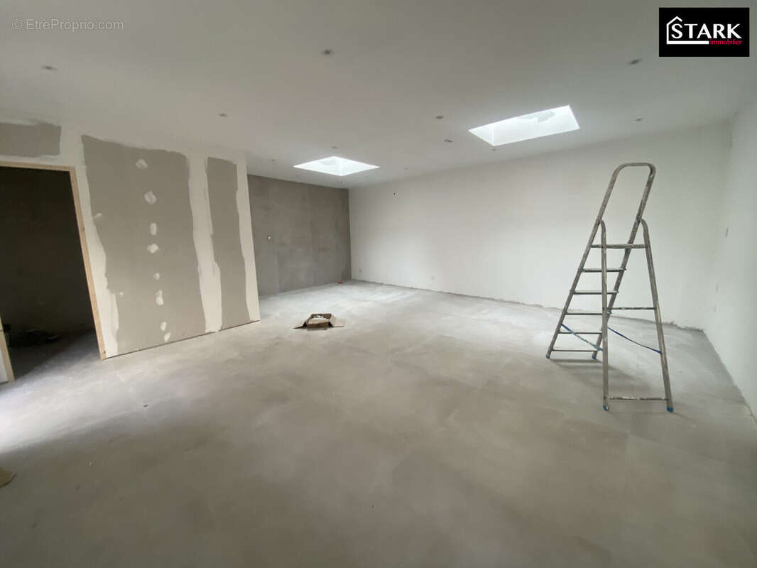 300 m² à Belfort  - photo 6