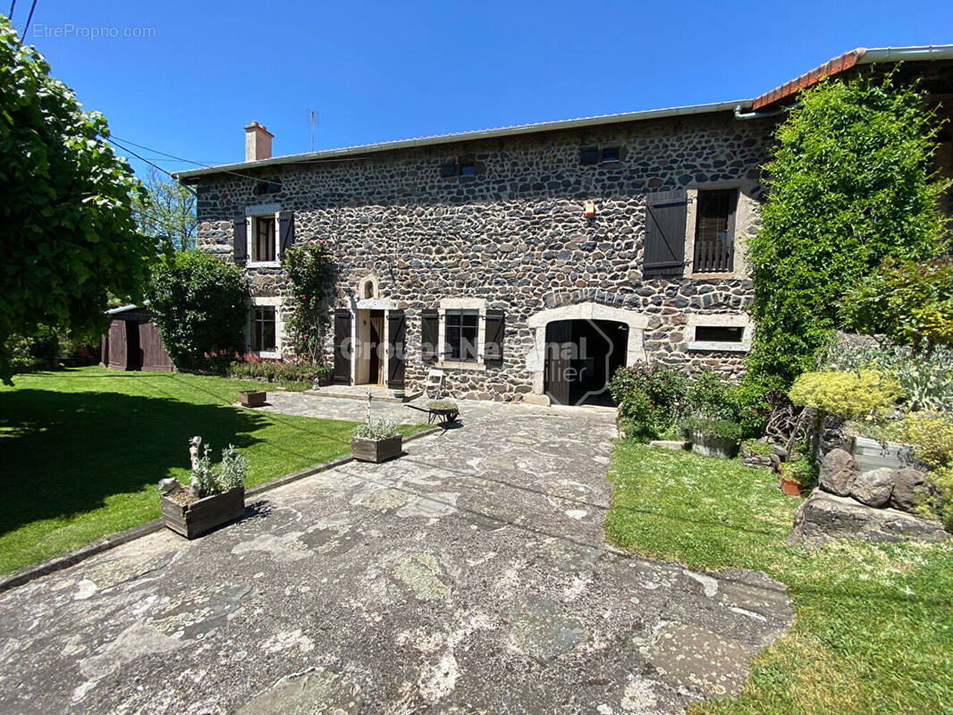 Maison à SAINT-MARTIN-DE-FUGERES