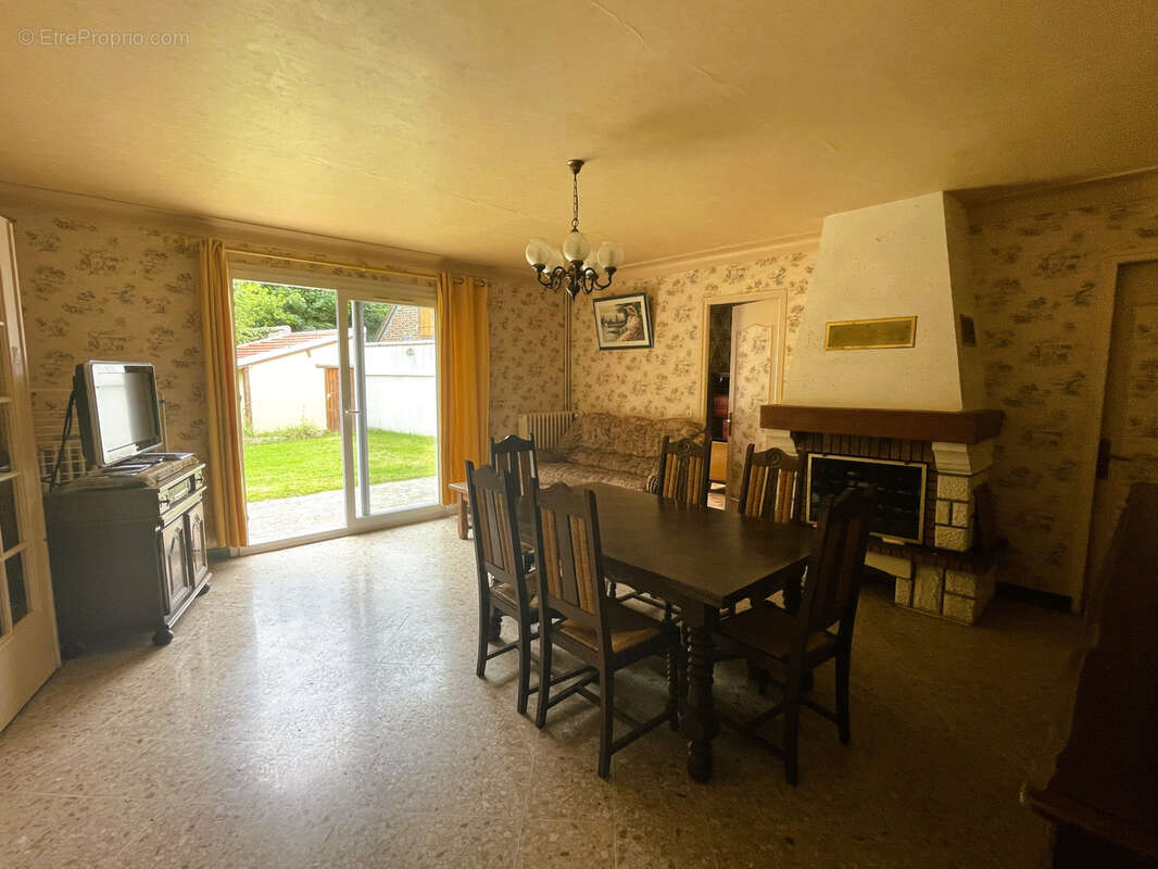 Maison à MARCHEVILLE