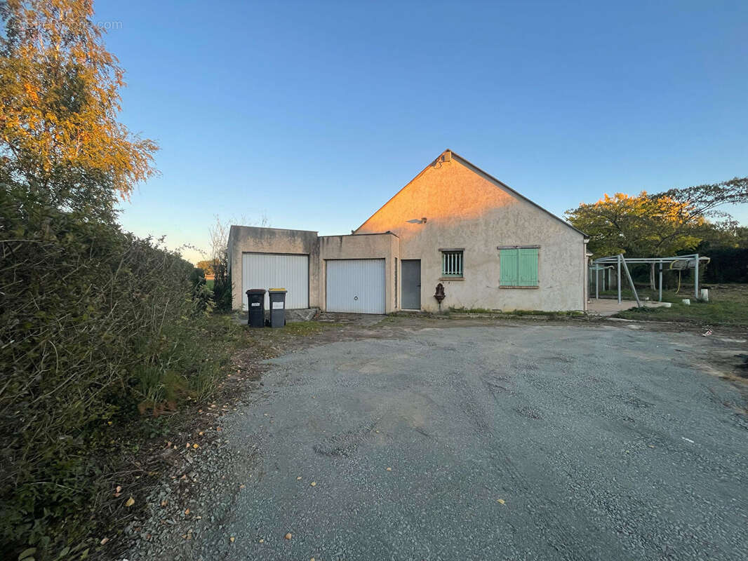 Maison à JUIGNE-SUR-LOIRE