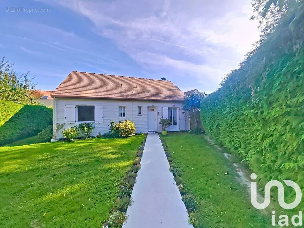 Photo 1 - Maison à BRIE-COMTE-ROBERT