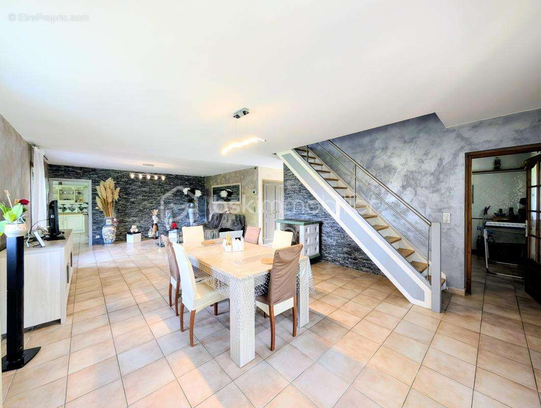Hauteville-sur-fier --- maison --- 4 chambres --- garage --- jardin --- calme - photo 4