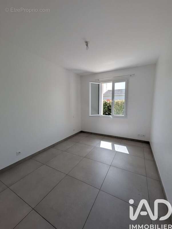 Maison 85 m² à Saint-Simon-De-Pellouaille  - photo 5