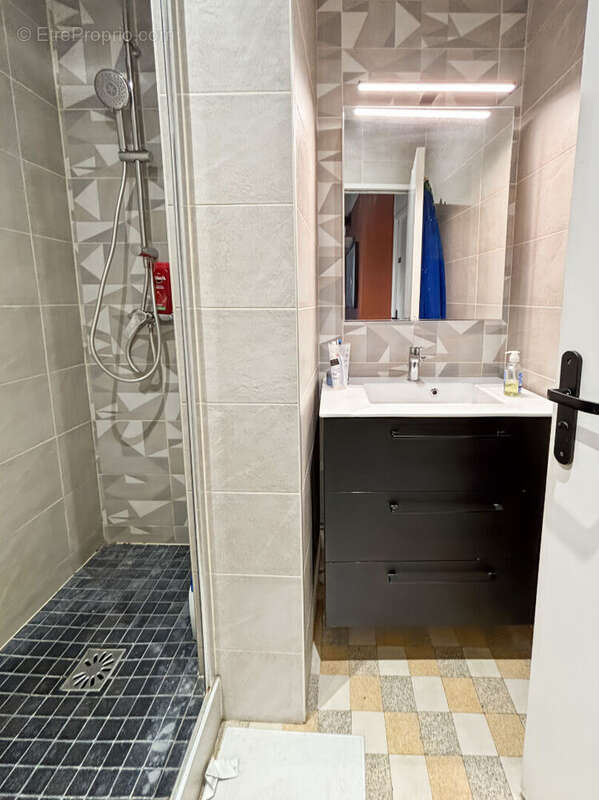 Appartement à MARSEILLE-5E