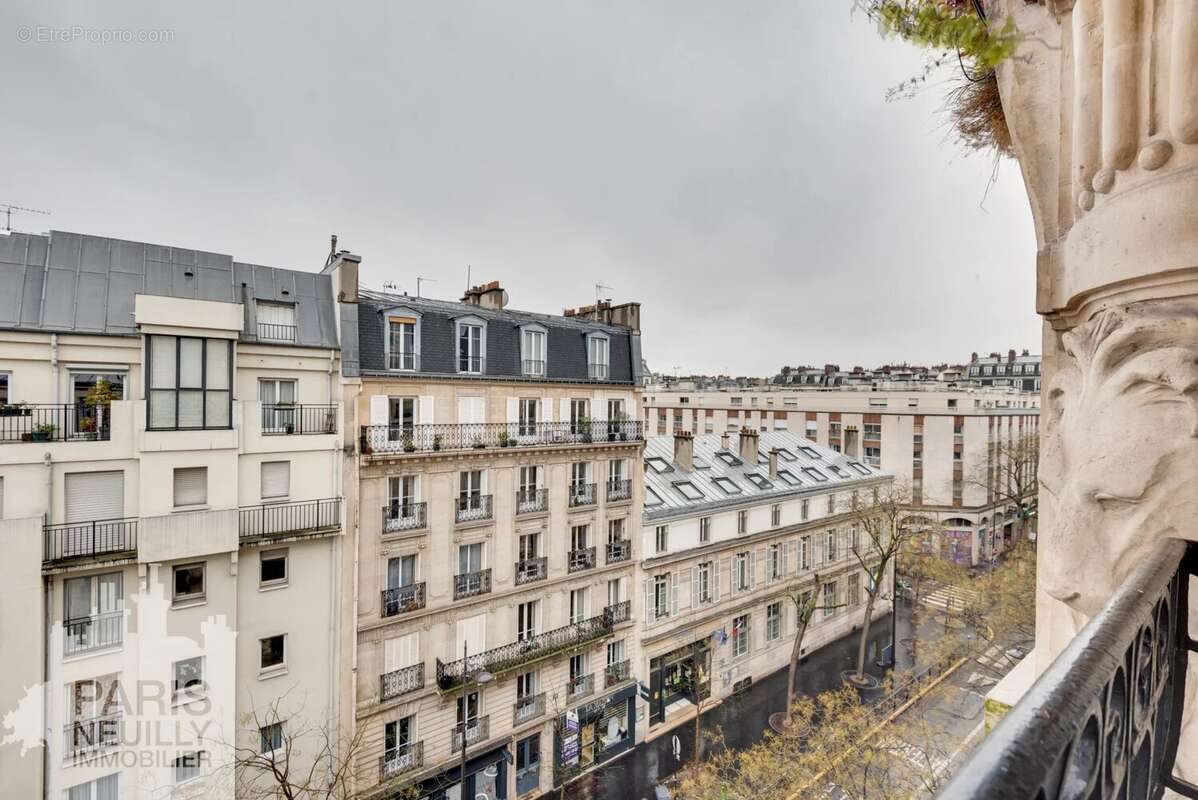 Appartement à PARIS-17E