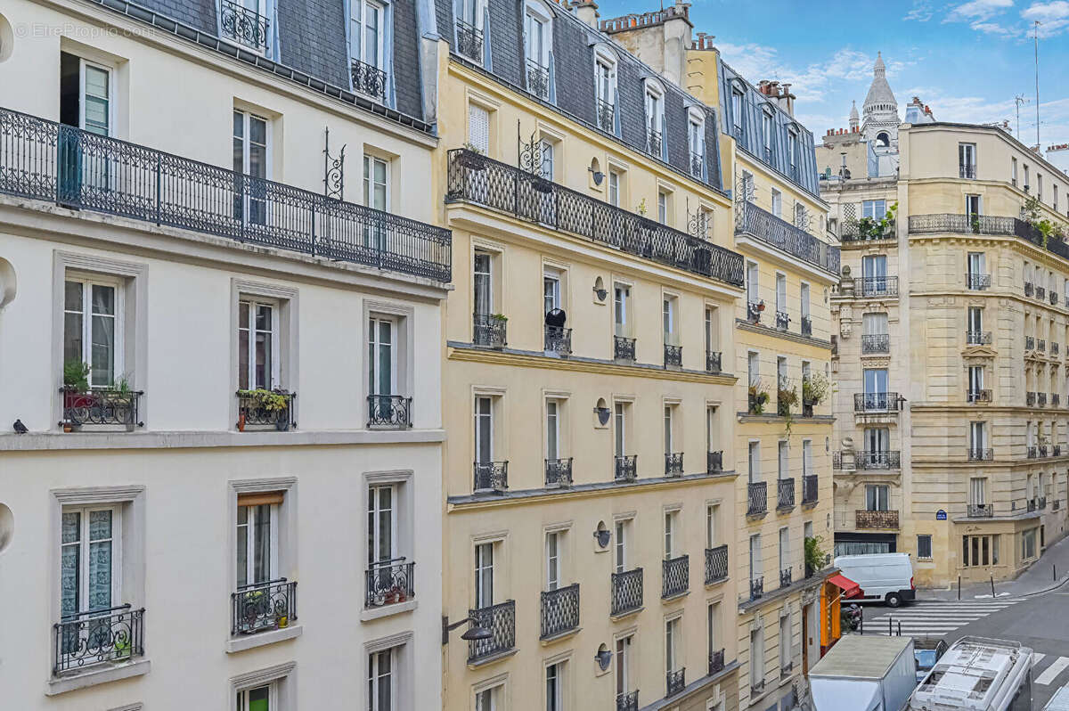 Appartement à PARIS-18E