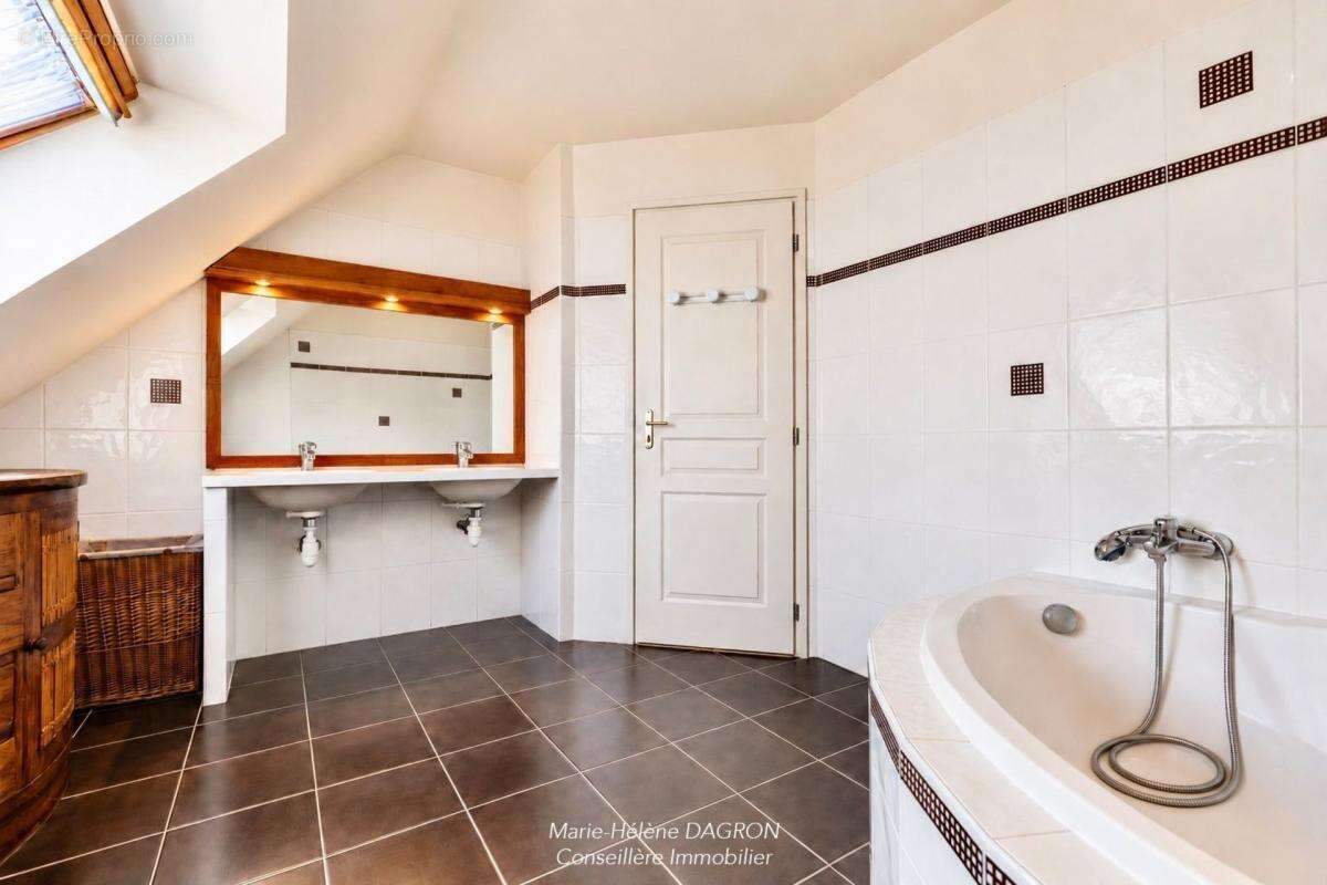 Maison à vendre 8 pièces  (56) - photo 14