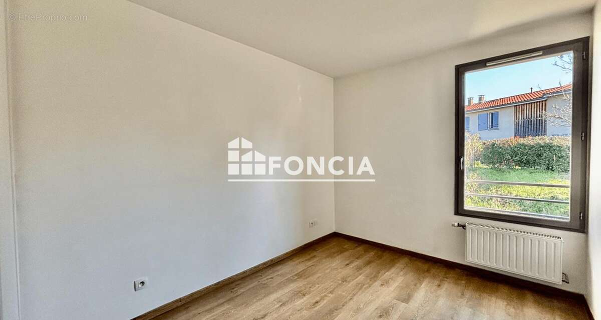 Maison familiale avec jardin et garage - photo 8