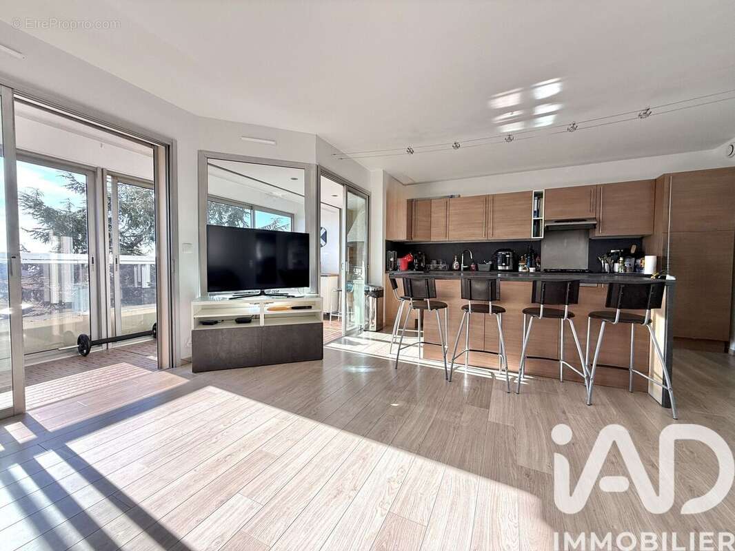 Photo 2 - Appartement à SAINT-LAURENT-DU-VAR