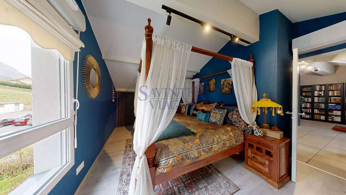 Attique T5 en duplex avec grandes terrasses et 2 garages – Bonneville- libre de suite - photo 2