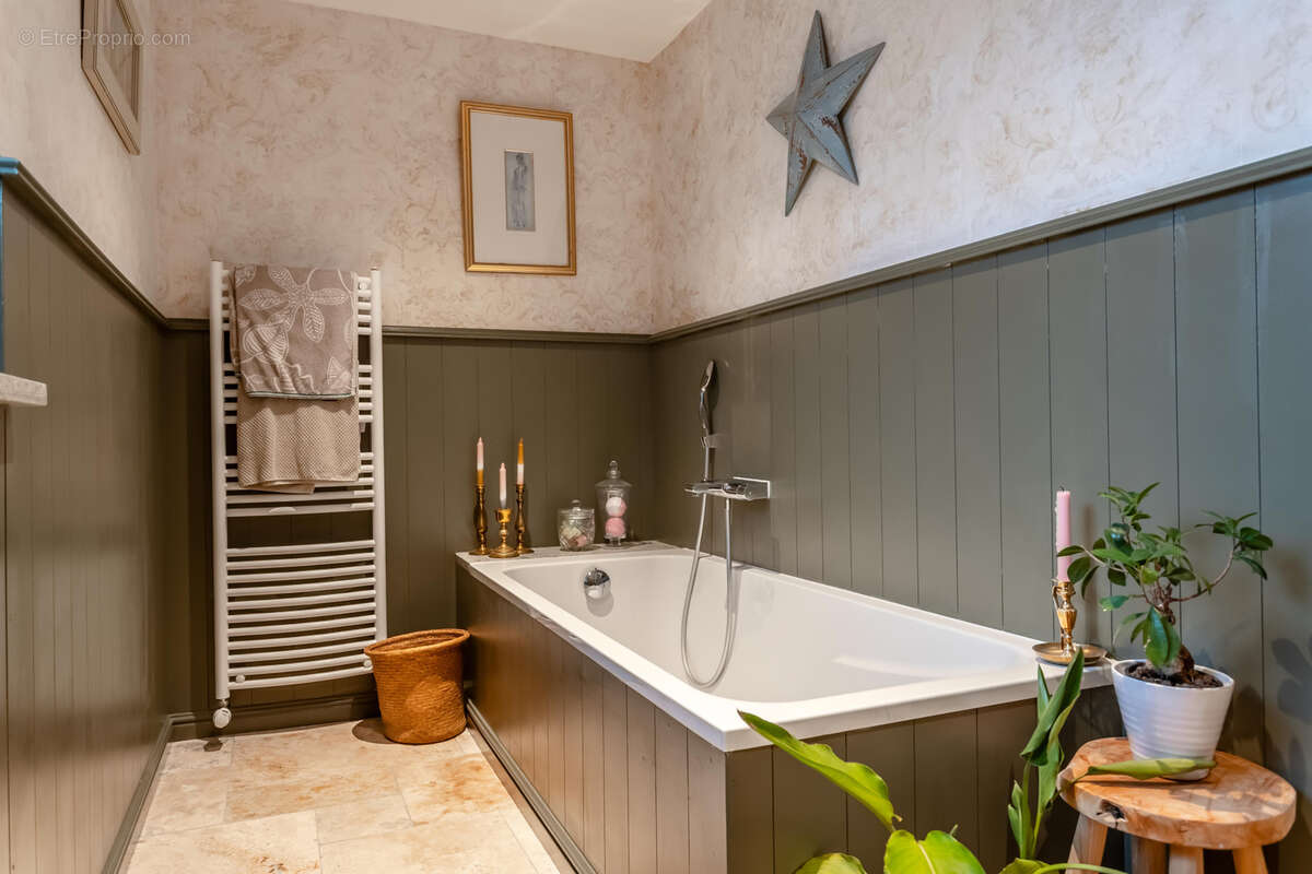 Maison à LAVERCANTIERE