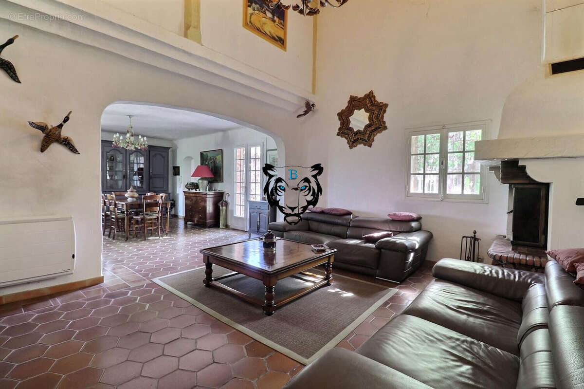 Maison à ROQUEBRUNE-SUR-ARGENS