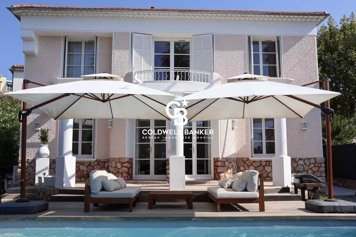 Maison à HYERES